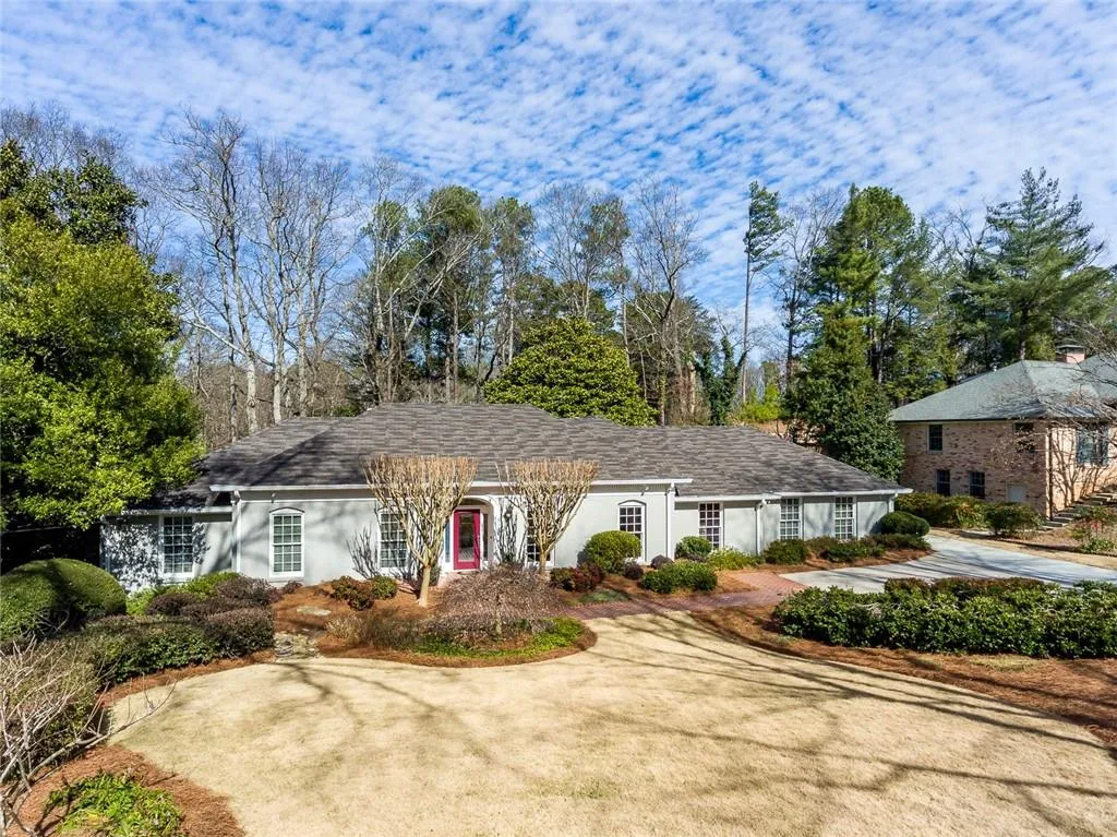 6025 Riverwood Drive, Sandy Springs, Georgia 30328, 5 Bedrooms Bedrooms, ,3 BathroomsBathrooms,Residential,Sold,6025 Riverwood Drive,6676414