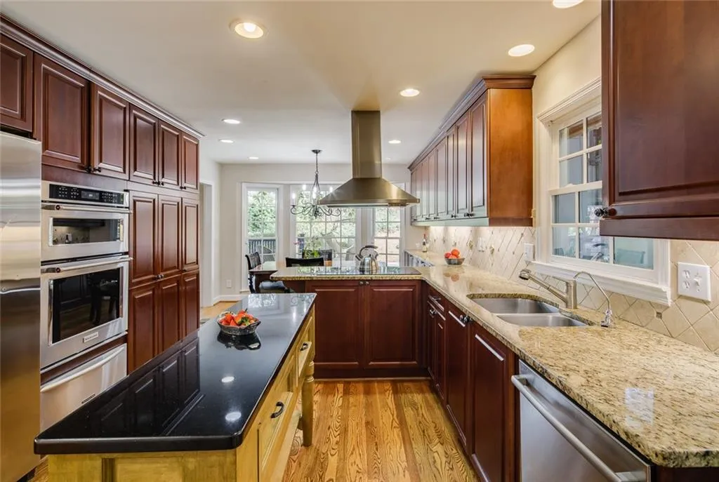 6025 Riverwood Drive, Sandy Springs, Georgia 30328, 5 Bedrooms Bedrooms, ,3 BathroomsBathrooms,Residential,Sold,6025 Riverwood Drive,6676414