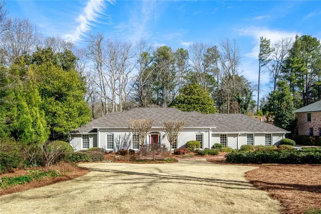 6025 Riverwood Drive, Sandy Springs, Georgia 30328, 5 Bedrooms Bedrooms, ,3 BathroomsBathrooms,Residential,Sold,6025 Riverwood Drive,6676414