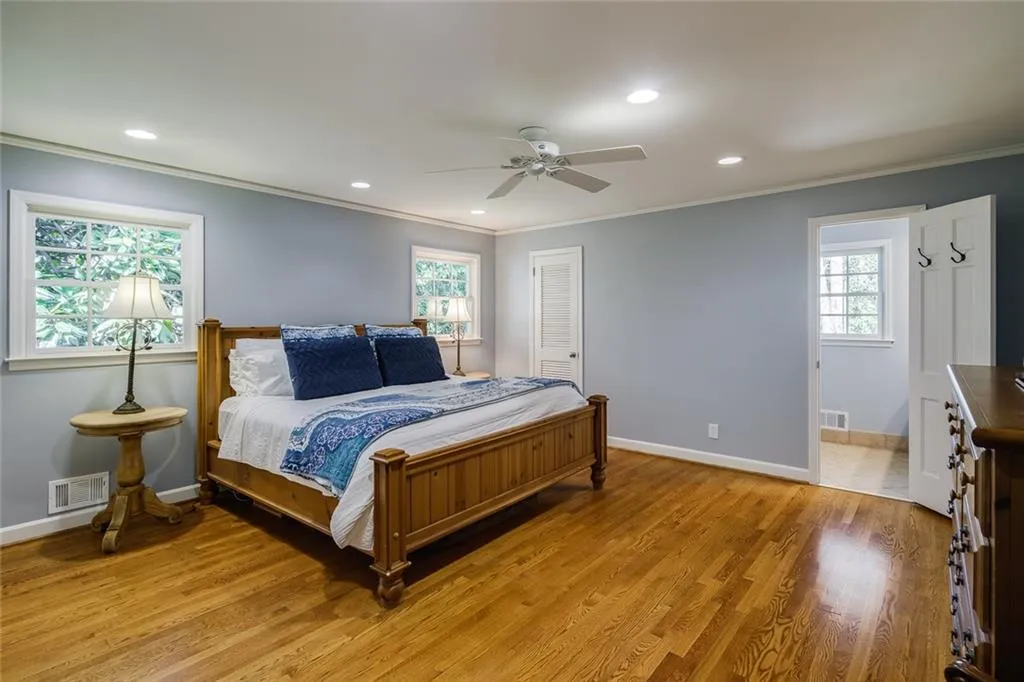 6025 Riverwood Drive, Sandy Springs, Georgia 30328, 5 Bedrooms Bedrooms, ,3 BathroomsBathrooms,Residential,Sold,6025 Riverwood Drive,6676414