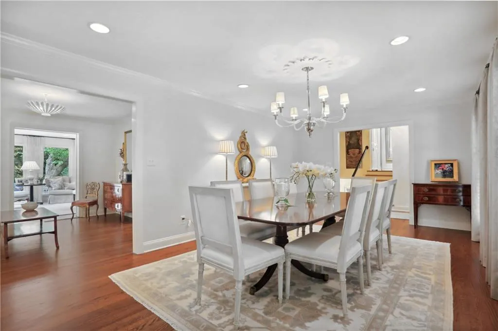 690 Starlight Drive, Atlanta, Georgia 30342, 4 Bedrooms Bedrooms, ,3 BathroomsBathrooms,Residential,Sold,690 Starlight Drive,7130516