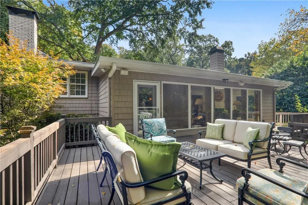 690 Starlight Drive, Atlanta, Georgia 30342, 4 Bedrooms Bedrooms, ,3 BathroomsBathrooms,Residential,Sold,690 Starlight Drive,7130516
