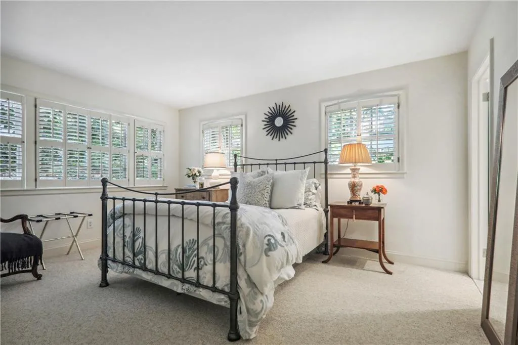 690 Starlight Drive, Atlanta, Georgia 30342, 4 Bedrooms Bedrooms, ,3 BathroomsBathrooms,Residential,Sold,690 Starlight Drive,7130516