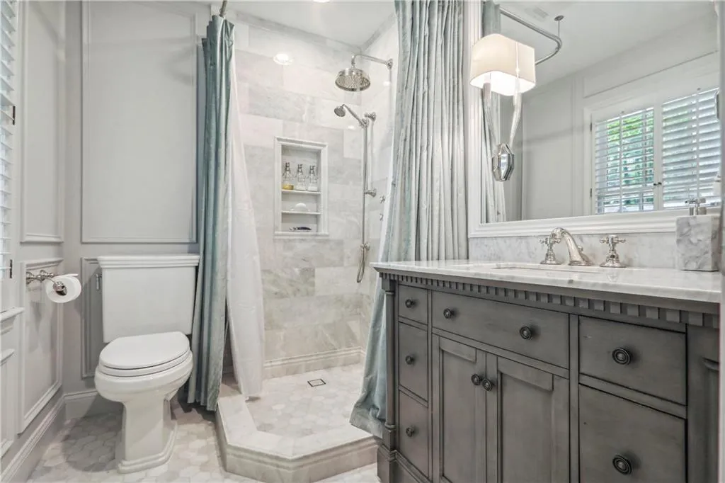 690 Starlight Drive, Atlanta, Georgia 30342, 4 Bedrooms Bedrooms, ,3 BathroomsBathrooms,Residential,Sold,690 Starlight Drive,7130516