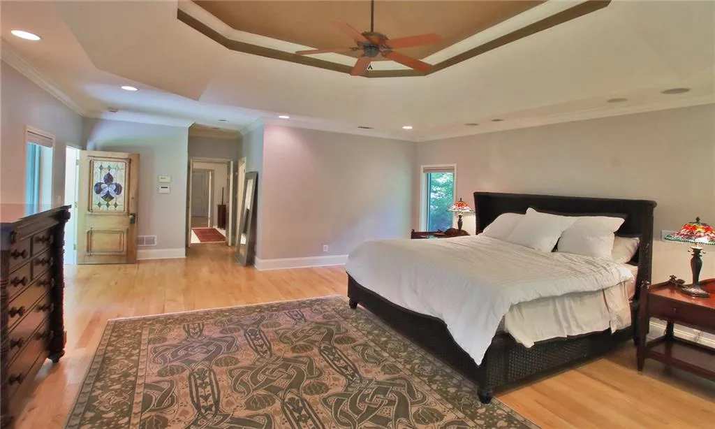 1890 Spalding Drive, Sandy Springs, Georgia 30350, 5 Bedrooms Bedrooms, ,3 BathroomsBathrooms,Residential,Sold,1890 Spalding Drive,6036658