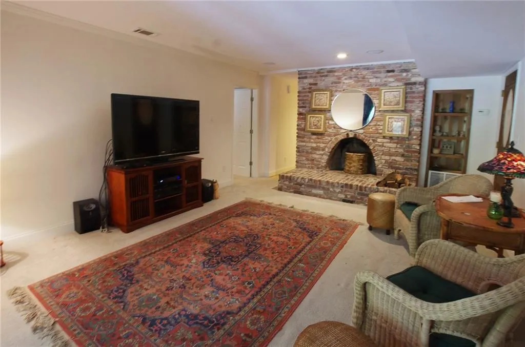 1890 Spalding Drive, Sandy Springs, Georgia 30350, 5 Bedrooms Bedrooms, ,3 BathroomsBathrooms,Residential,Sold,1890 Spalding Drive,6036658