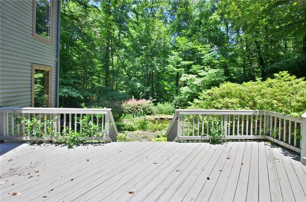 1890 Spalding Drive, Sandy Springs, Georgia 30350, 5 Bedrooms Bedrooms, ,3 BathroomsBathrooms,Residential,Sold,1890 Spalding Drive,6036658