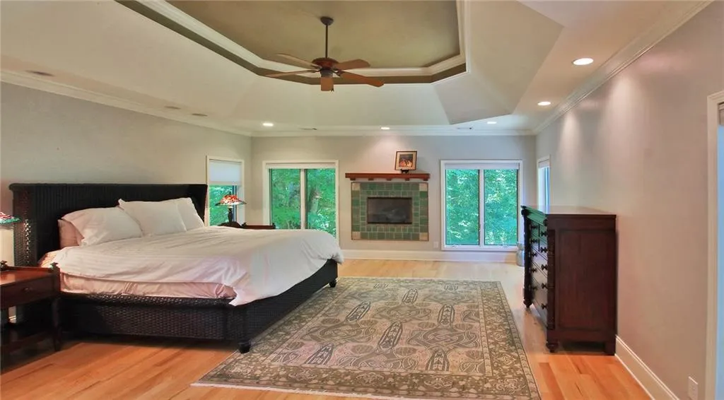 1890 Spalding Drive, Sandy Springs, Georgia 30350, 5 Bedrooms Bedrooms, ,3 BathroomsBathrooms,Residential,Sold,1890 Spalding Drive,6036658