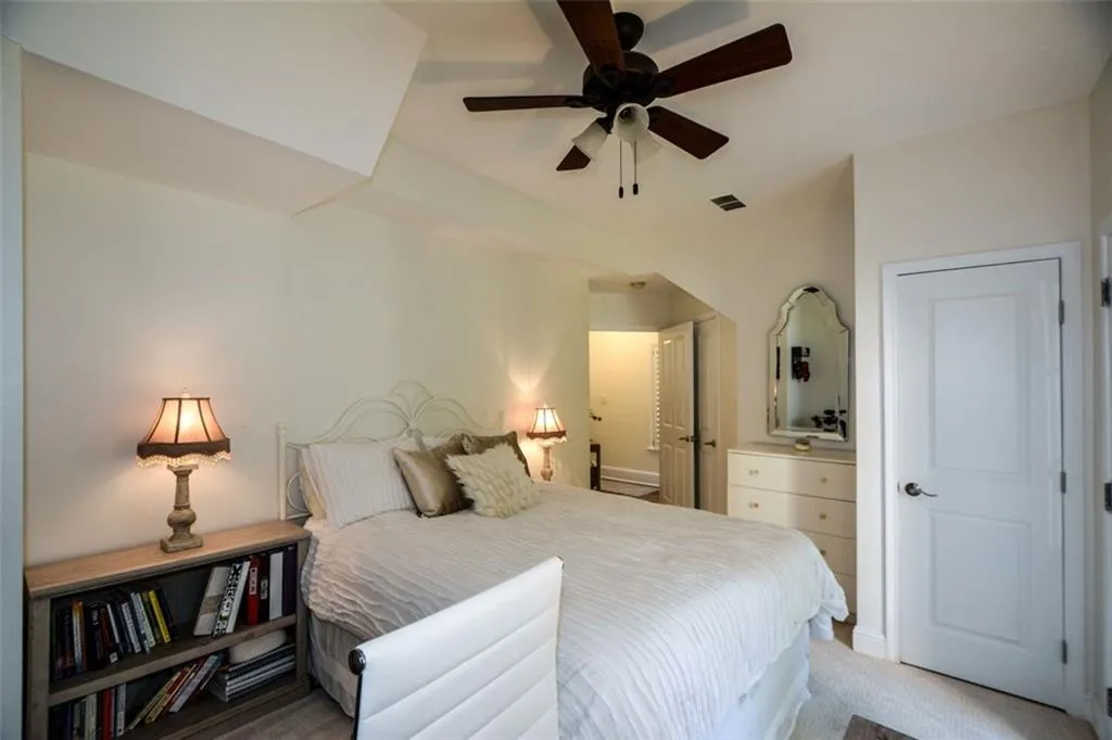 5517 Glenridge Park, Atlanta, Georgia 30342, 3 Bedrooms Bedrooms, ,2 BathroomsBathrooms,Residential,Sold,5517 Glenridge Park,7267926