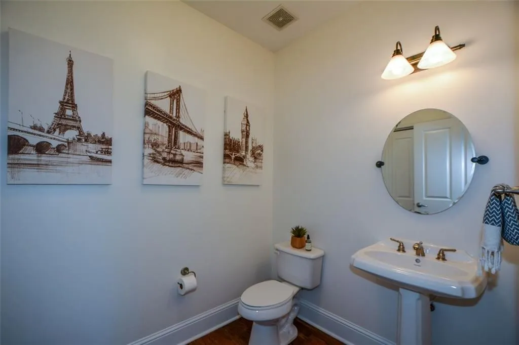 5517 Glenridge Park, Atlanta, Georgia 30342, 3 Bedrooms Bedrooms, ,2 BathroomsBathrooms,Residential,Sold,5517 Glenridge Park,7267926