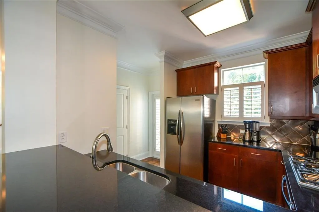 5517 Glenridge Park, Atlanta, Georgia 30342, 3 Bedrooms Bedrooms, ,2 BathroomsBathrooms,Residential,Sold,5517 Glenridge Park,7267926