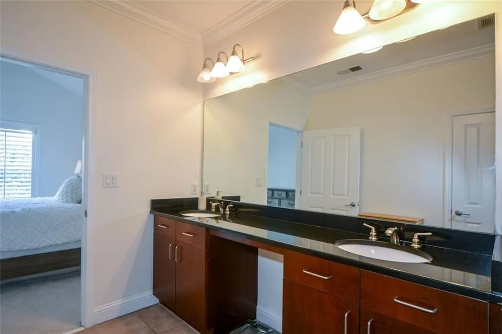 5517 Glenridge Park, Atlanta, Georgia 30342, 3 Bedrooms Bedrooms, ,2 BathroomsBathrooms,Residential,Sold,5517 Glenridge Park,7267926