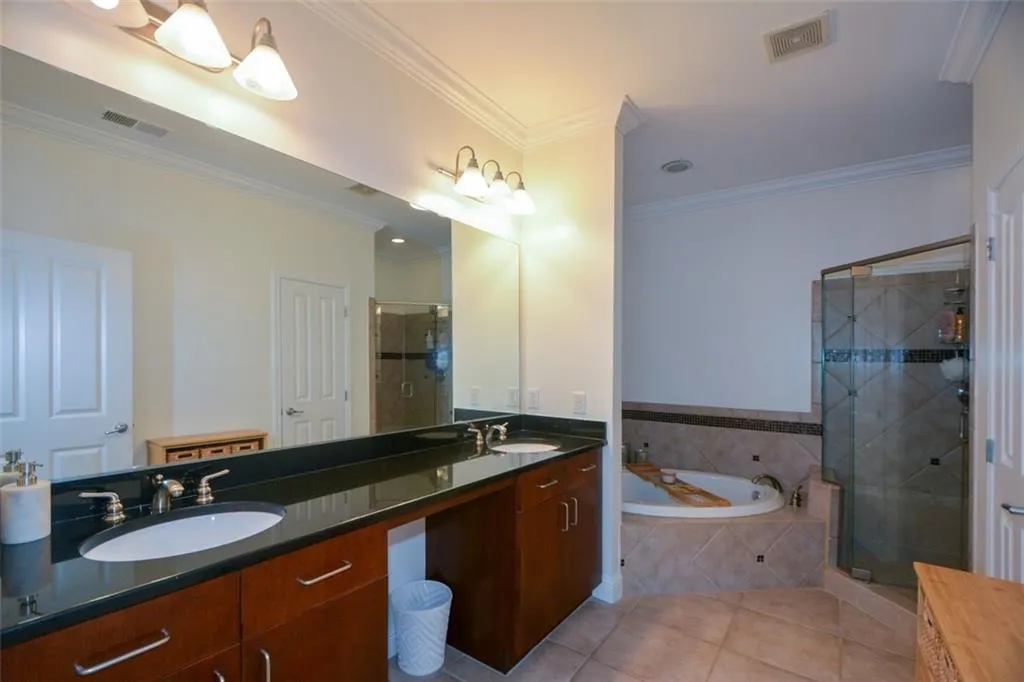 5517 Glenridge Park, Atlanta, Georgia 30342, 3 Bedrooms Bedrooms, ,2 BathroomsBathrooms,Residential,Sold,5517 Glenridge Park,7267926