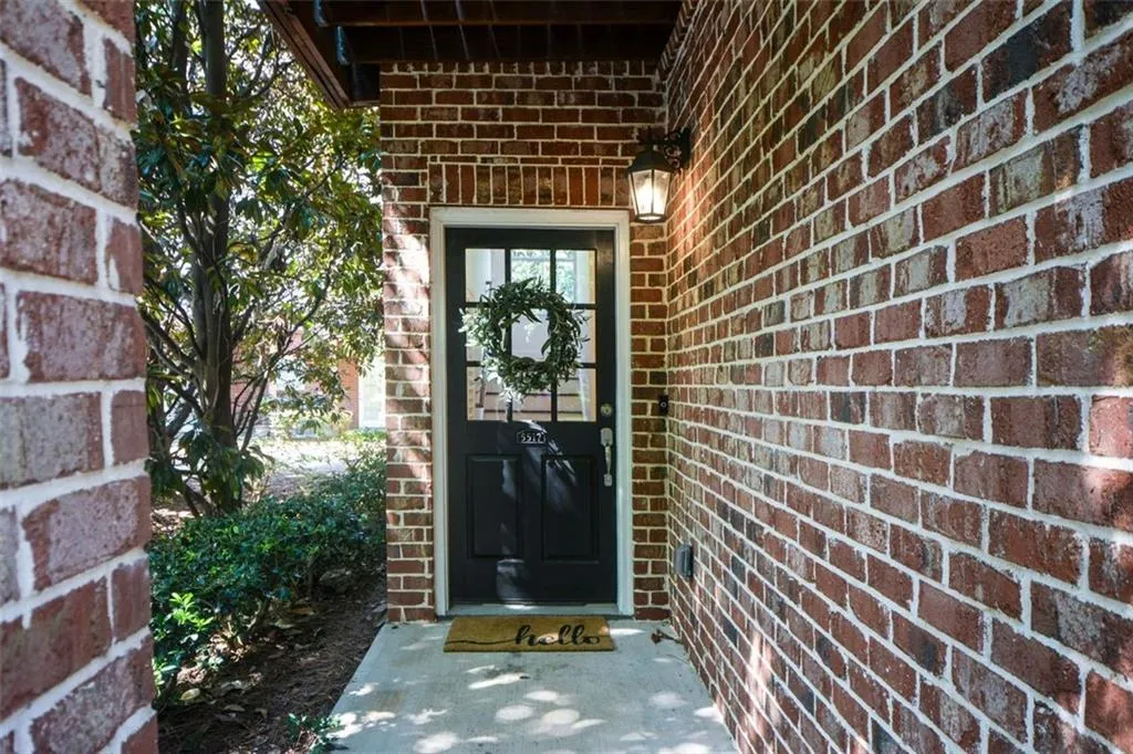 5517 Glenridge Park, Atlanta, Georgia 30342, 3 Bedrooms Bedrooms, ,2 BathroomsBathrooms,Residential,Sold,5517 Glenridge Park,7267926