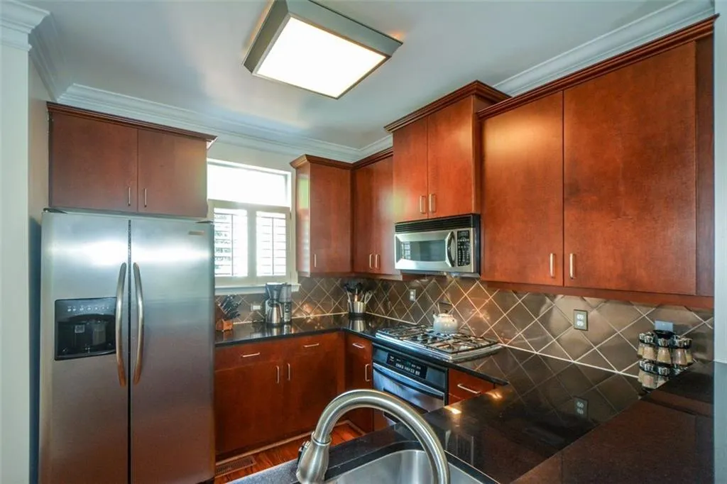 5517 Glenridge Park, Atlanta, Georgia 30342, 3 Bedrooms Bedrooms, ,2 BathroomsBathrooms,Residential,Sold,5517 Glenridge Park,7267926