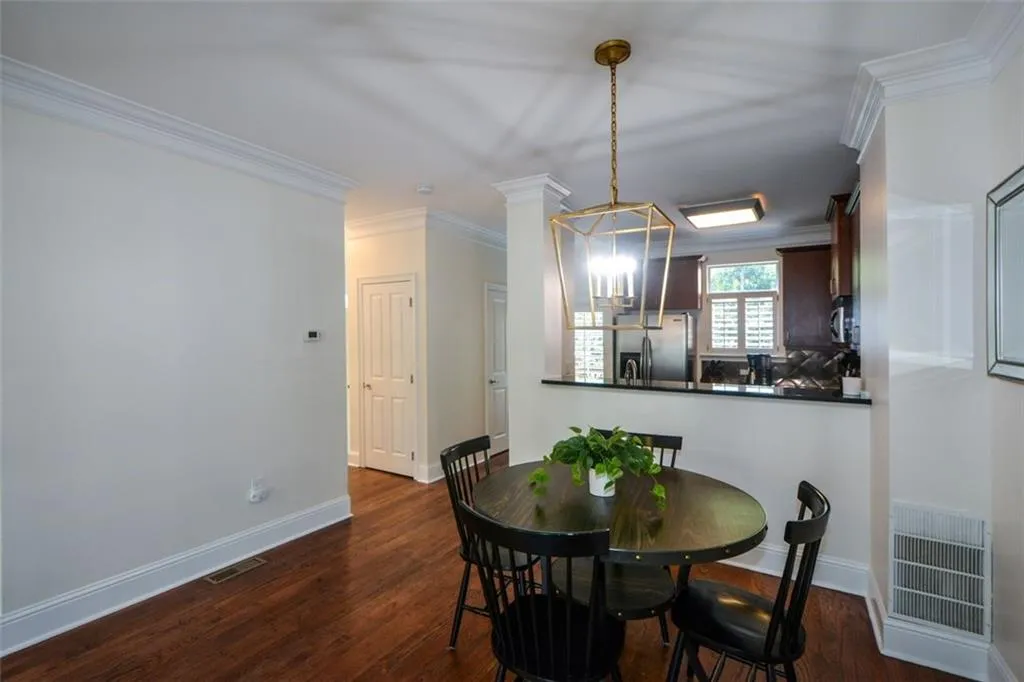 5517 Glenridge Park, Atlanta, Georgia 30342, 3 Bedrooms Bedrooms, ,2 BathroomsBathrooms,Residential,Sold,5517 Glenridge Park,7267926