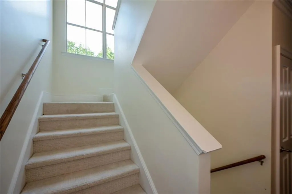 5517 Glenridge Park, Atlanta, Georgia 30342, 3 Bedrooms Bedrooms, ,2 BathroomsBathrooms,Residential,Sold,5517 Glenridge Park,7267926