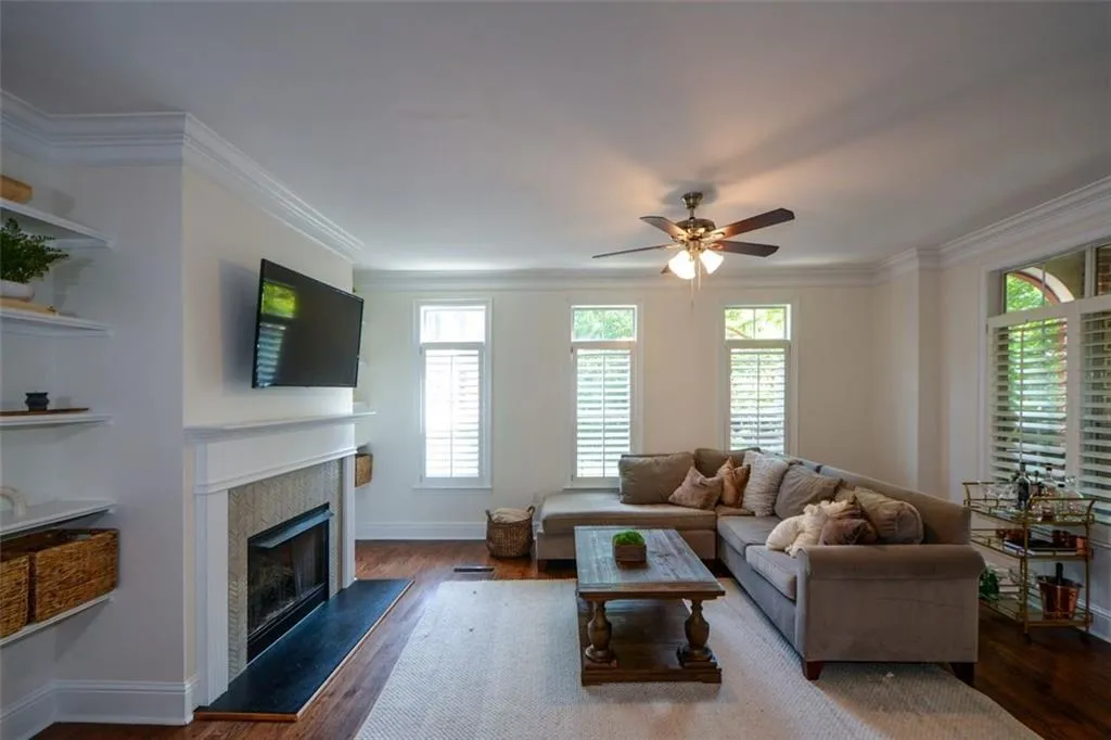 5517 Glenridge Park, Atlanta, Georgia 30342, 3 Bedrooms Bedrooms, ,2 BathroomsBathrooms,Residential,Sold,5517 Glenridge Park,7267926