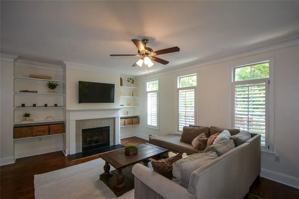 5517 Glenridge Park, Atlanta, Georgia 30342, 3 Bedrooms Bedrooms, ,2 BathroomsBathrooms,Residential,Sold,5517 Glenridge Park,7267926