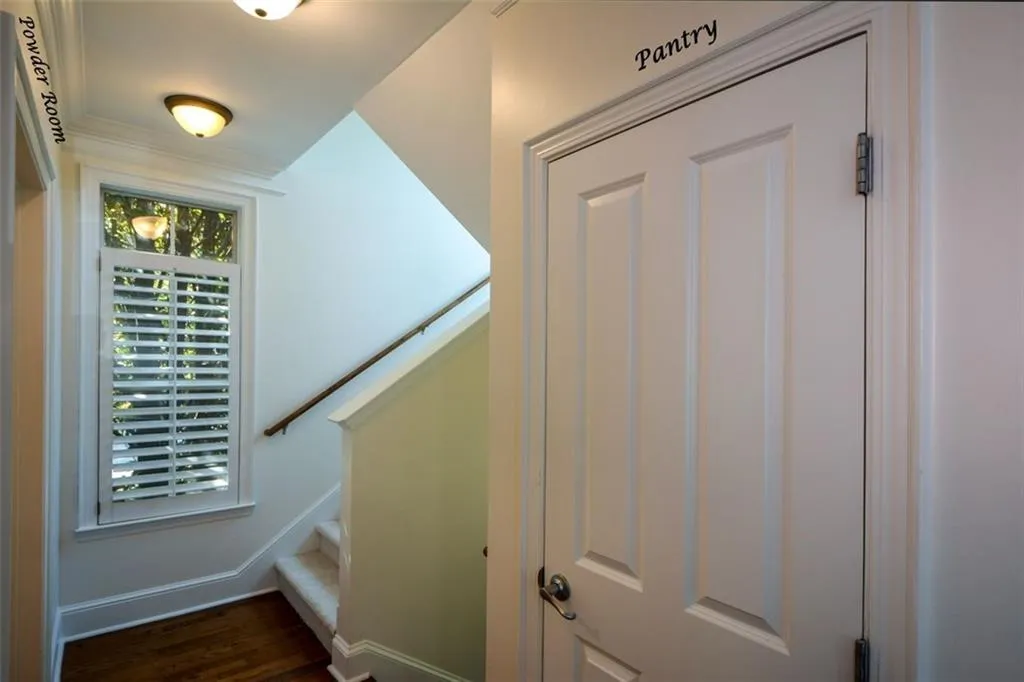 5517 Glenridge Park, Atlanta, Georgia 30342, 3 Bedrooms Bedrooms, ,2 BathroomsBathrooms,Residential,Sold,5517 Glenridge Park,7267926