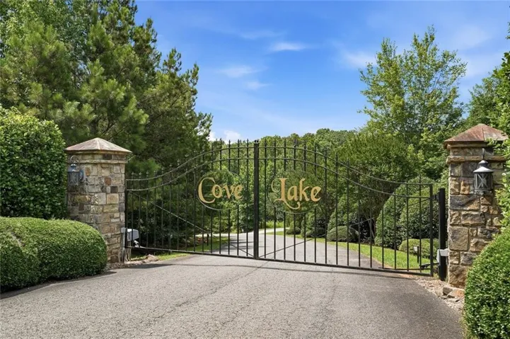 141 Cove Lake Drive, Marble Hill, Georgia 30148