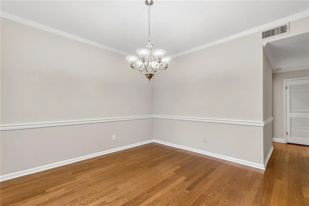 5203 Glenridge Drive, Atlanta, Georgia 30342, 3 Bedrooms Bedrooms, ,2 BathroomsBathrooms,Residential,Sold,5203 Glenridge Drive,6814655