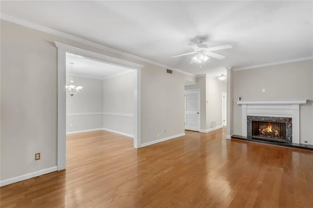 5203 Glenridge Drive, Atlanta, Georgia 30342, 3 Bedrooms Bedrooms, ,2 BathroomsBathrooms,Residential,Sold,5203 Glenridge Drive,6814655