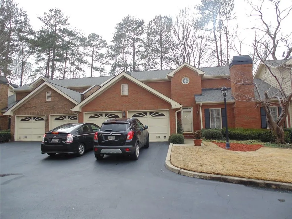 10 Pointe Terrace Se, Atlanta, Georgia 30339, 4 Bedrooms Bedrooms, ,2 BathroomsBathrooms,Residential,Sold,10 Pointe Terrace Se,5652869
