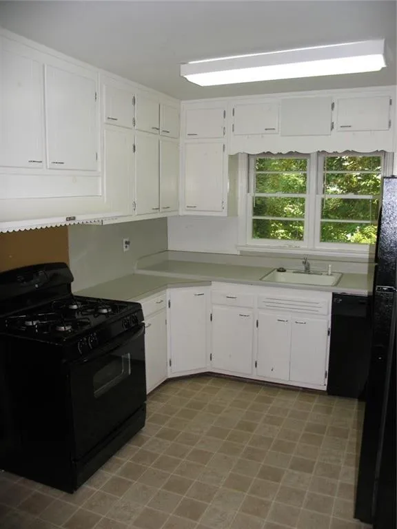 6229 Ferry Drive, Sandy Springs, Georgia 30328, 3 Bedrooms Bedrooms, ,2 BathroomsBathrooms,Residential,Sold,6229 Ferry Drive,5801095