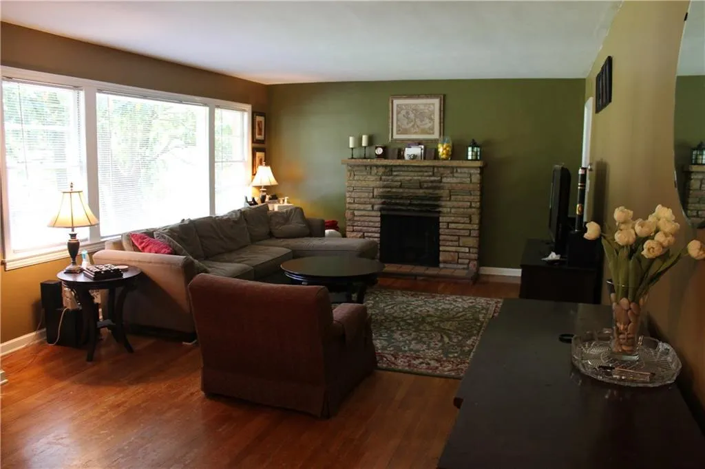6229 Ferry Drive, Sandy Springs, Georgia 30328, 3 Bedrooms Bedrooms, ,2 BathroomsBathrooms,Residential,Sold,6229 Ferry Drive,5801095