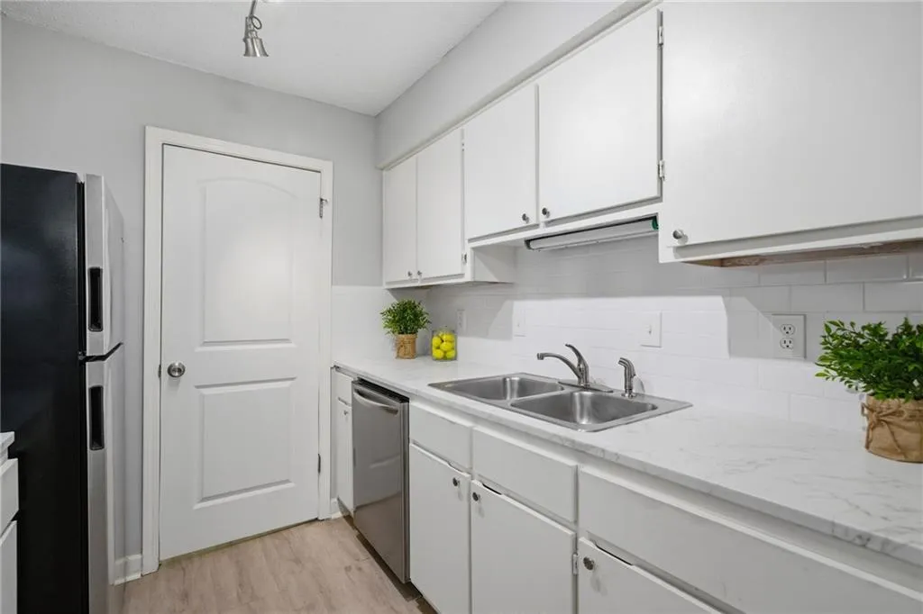 1015 Wingate Way, Atlanta, Georgia 30350, 2 Bedrooms Bedrooms, ,2 BathroomsBathrooms,Residential,For Sale,1015 Wingate Way,7677258