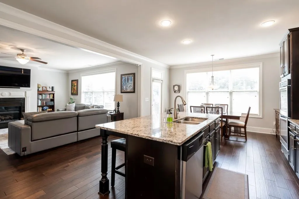 7625 Highland Bluff, Atlanta, Georgia 30328, 4 Bedrooms Bedrooms, ,3 BathroomsBathrooms,Residential,Sold,7625 Highland Bluff,6602194