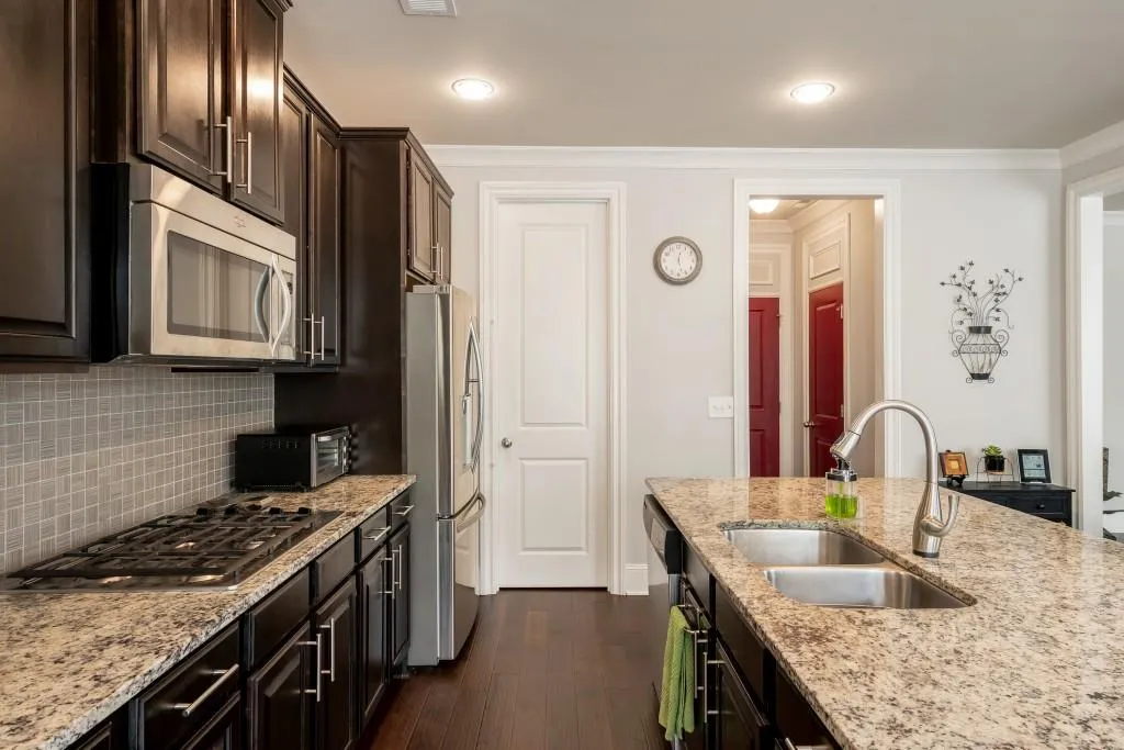 7625 Highland Bluff, Atlanta, Georgia 30328, 4 Bedrooms Bedrooms, ,3 BathroomsBathrooms,Residential,Sold,7625 Highland Bluff,6602194