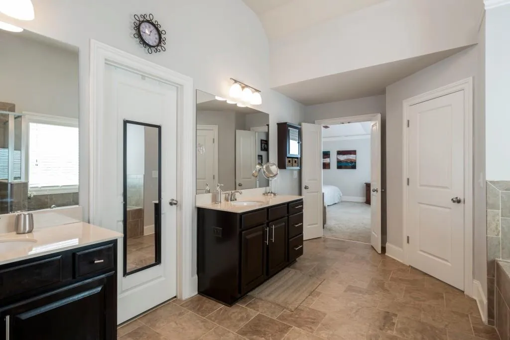 7625 Highland Bluff, Atlanta, Georgia 30328, 4 Bedrooms Bedrooms, ,3 BathroomsBathrooms,Residential,Sold,7625 Highland Bluff,6602194