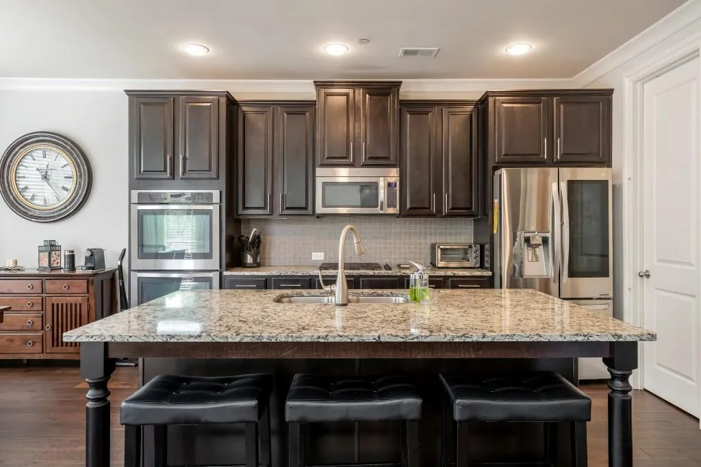 7625 Highland Bluff, Atlanta, Georgia 30328, 4 Bedrooms Bedrooms, ,3 BathroomsBathrooms,Residential,Sold,7625 Highland Bluff,6602194