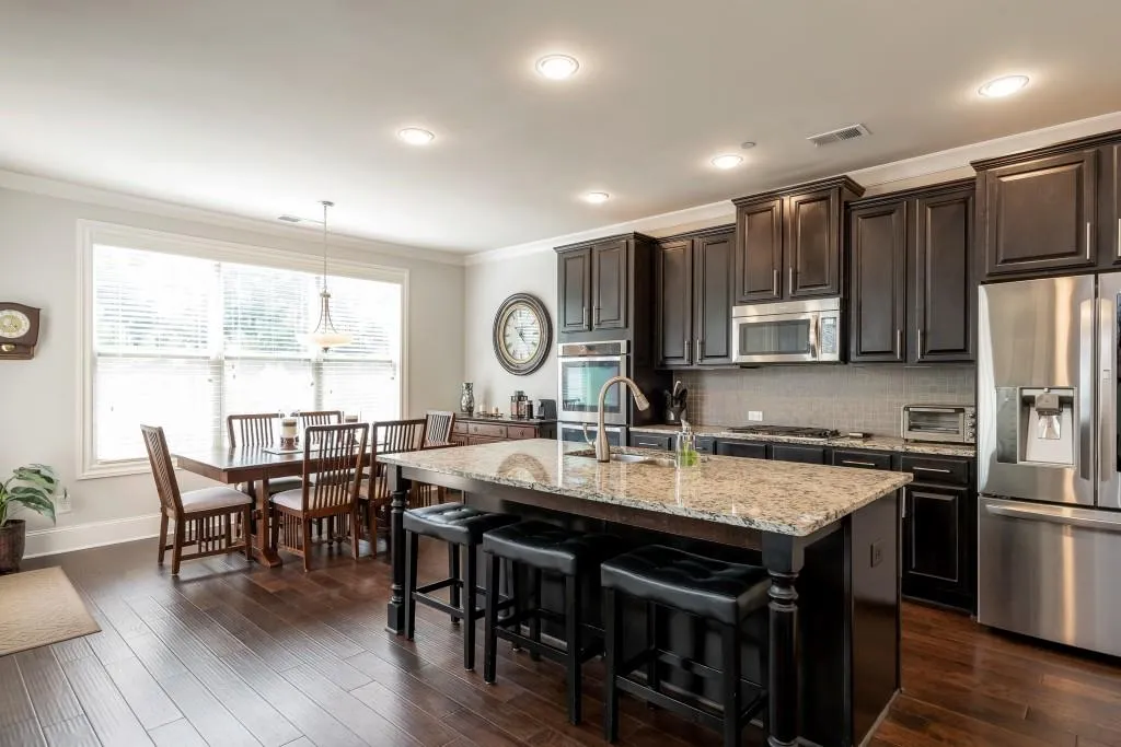 7625 Highland Bluff, Atlanta, Georgia 30328, 4 Bedrooms Bedrooms, ,3 BathroomsBathrooms,Residential,Sold,7625 Highland Bluff,6602194