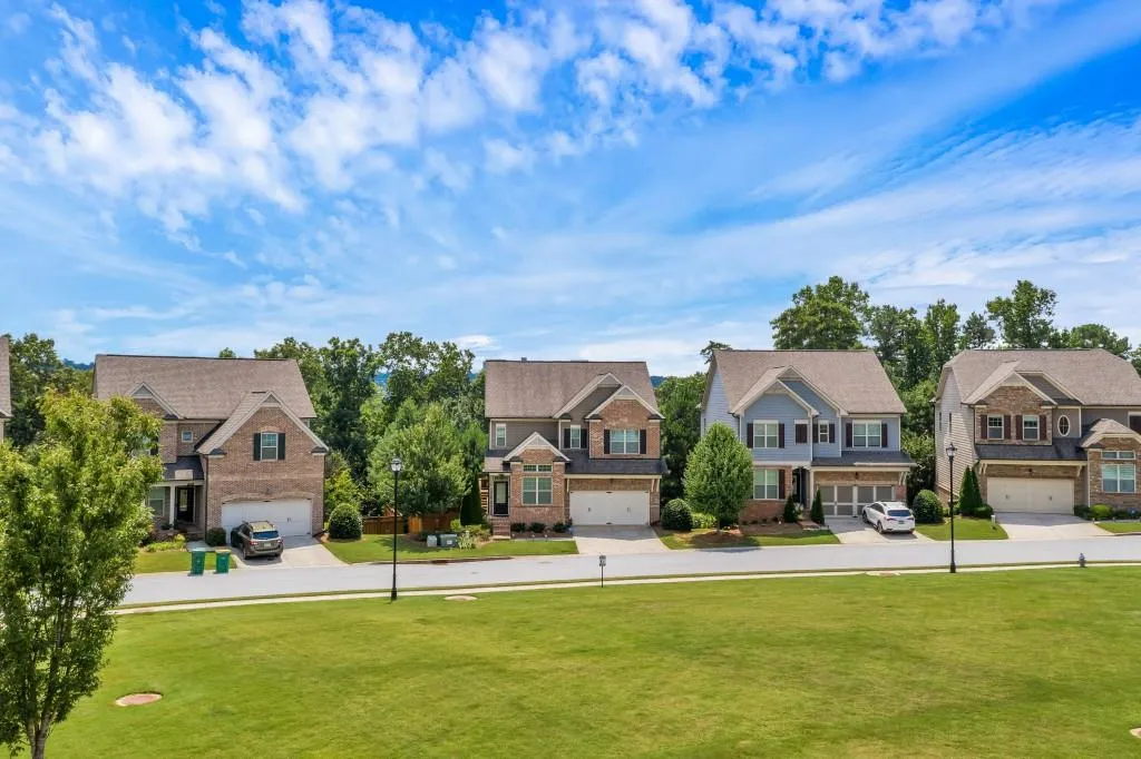 7625 Highland Bluff, Atlanta, Georgia 30328, 4 Bedrooms Bedrooms, ,3 BathroomsBathrooms,Residential,Sold,7625 Highland Bluff,6602194