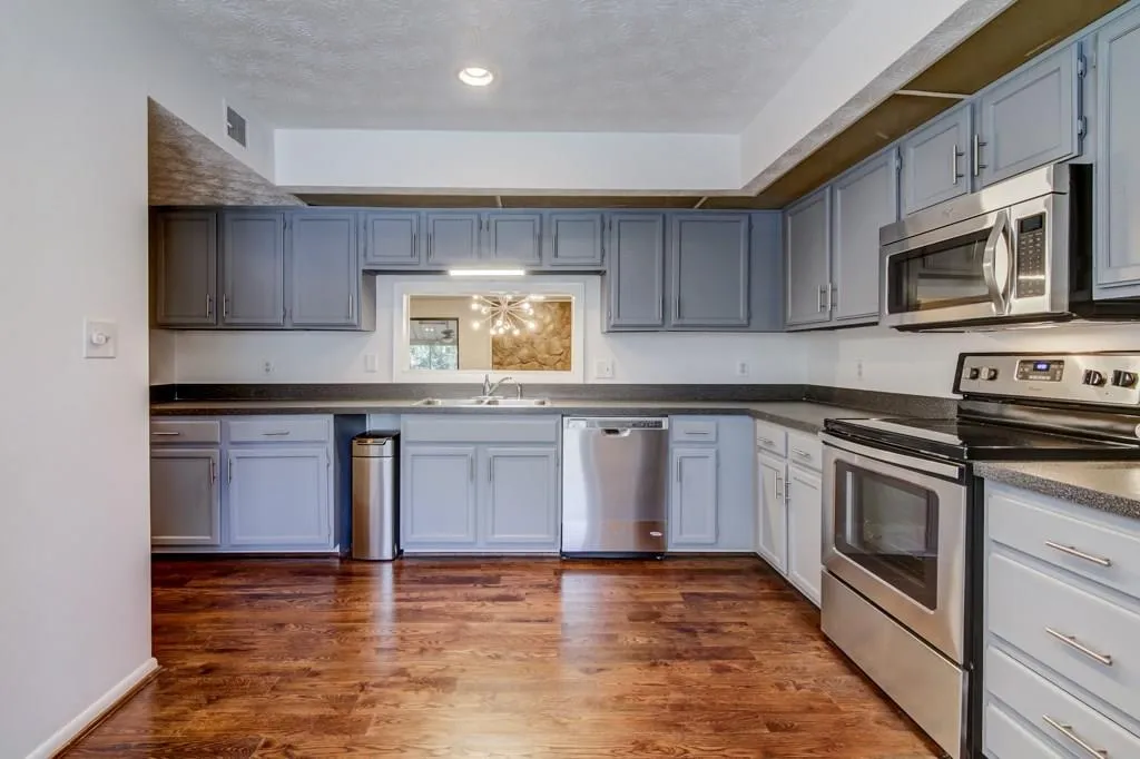 518 Sutters Point, Atlanta, Georgia 30328, 2 Bedrooms Bedrooms, ,2 BathroomsBathrooms,Residential,Sold,518 Sutters Point,5803298