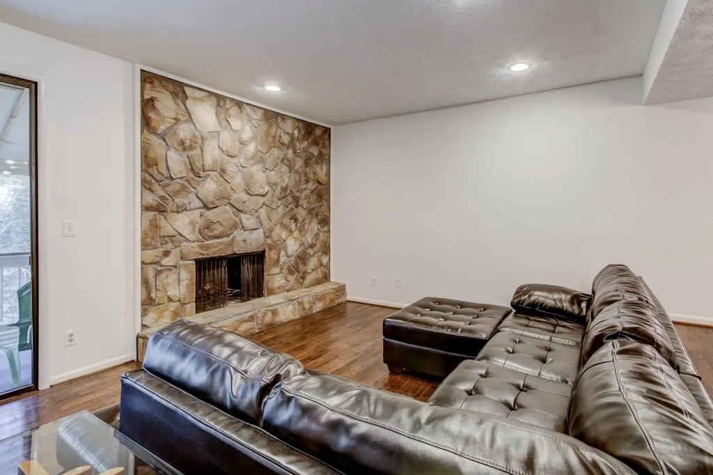 518 Sutters Point, Atlanta, Georgia 30328, 2 Bedrooms Bedrooms, ,2 BathroomsBathrooms,Residential,Sold,518 Sutters Point,5803298