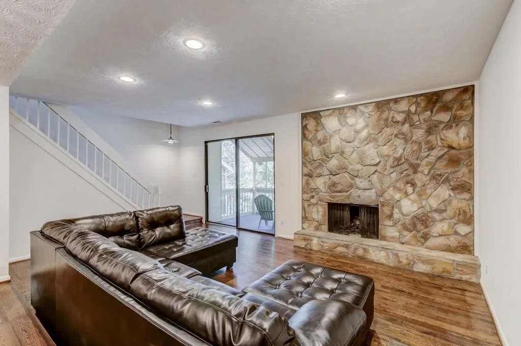 518 Sutters Point, Atlanta, Georgia 30328, 2 Bedrooms Bedrooms, ,2 BathroomsBathrooms,Residential,Sold,518 Sutters Point,5803298