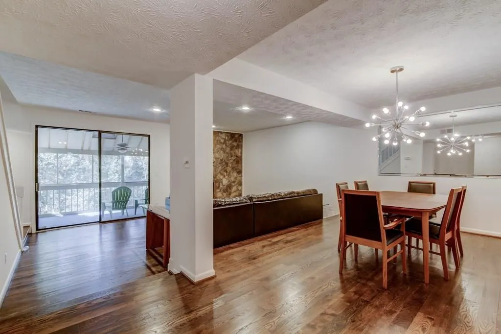 518 Sutters Point, Atlanta, Georgia 30328, 2 Bedrooms Bedrooms, ,2 BathroomsBathrooms,Residential,Sold,518 Sutters Point,5803298