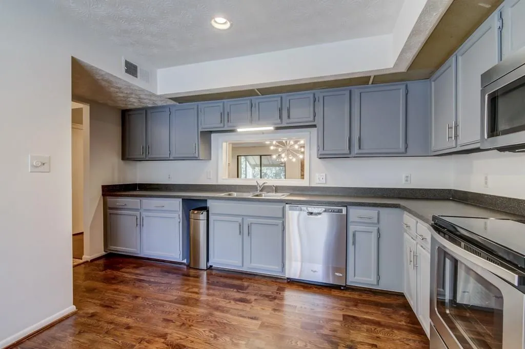 518 Sutters Point, Atlanta, Georgia 30328, 2 Bedrooms Bedrooms, ,2 BathroomsBathrooms,Residential,Sold,518 Sutters Point,5803298
