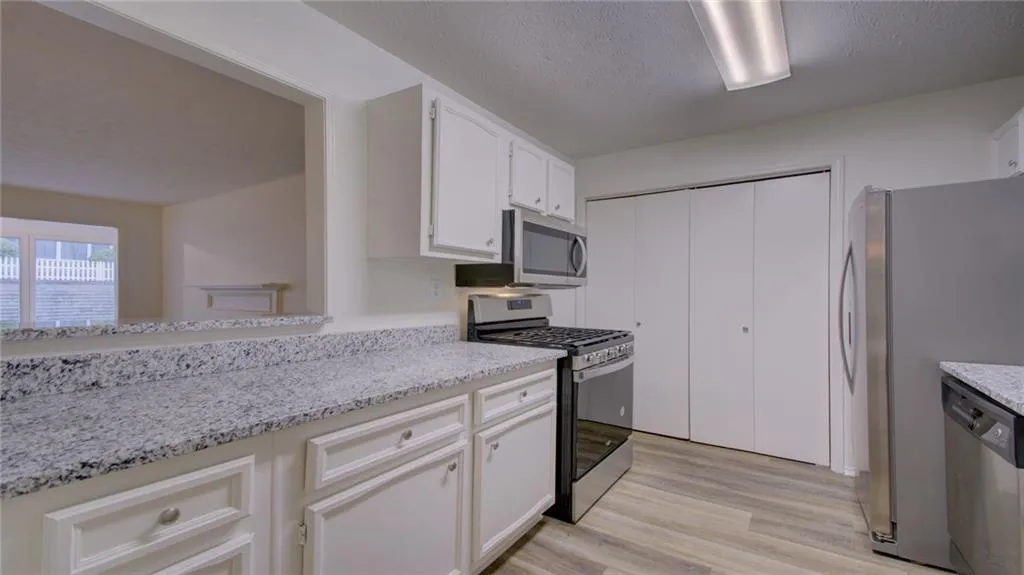 1210 Vicksburg Place, Sandy Springs, Georgia 30350, 2 Bedrooms Bedrooms, ,2 BathroomsBathrooms,Residential,Sold,1210 Vicksburg Place,6771393