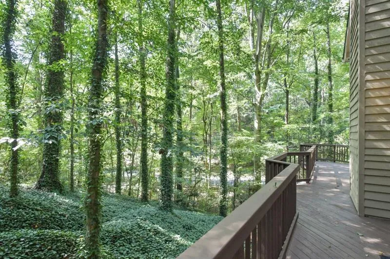 7169 Riverside Drive, Atlanta, Georgia 30328, 3 Bedrooms Bedrooms, ,3 BathroomsBathrooms,Residential,Sold,7169 Riverside Drive,6790914