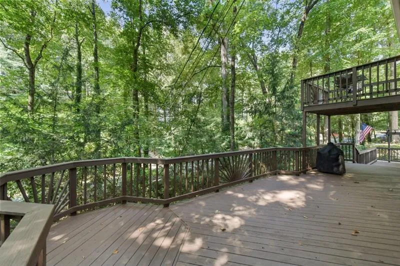 7169 Riverside Drive, Atlanta, Georgia 30328, 3 Bedrooms Bedrooms, ,3 BathroomsBathrooms,Residential,Sold,7169 Riverside Drive,6790914