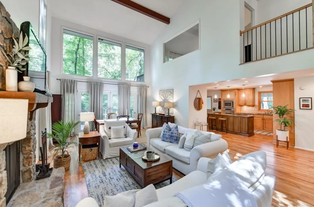 7169 Riverside Drive, Atlanta, Georgia 30328, 3 Bedrooms Bedrooms, ,3 BathroomsBathrooms,Residential,Sold,7169 Riverside Drive,6790914