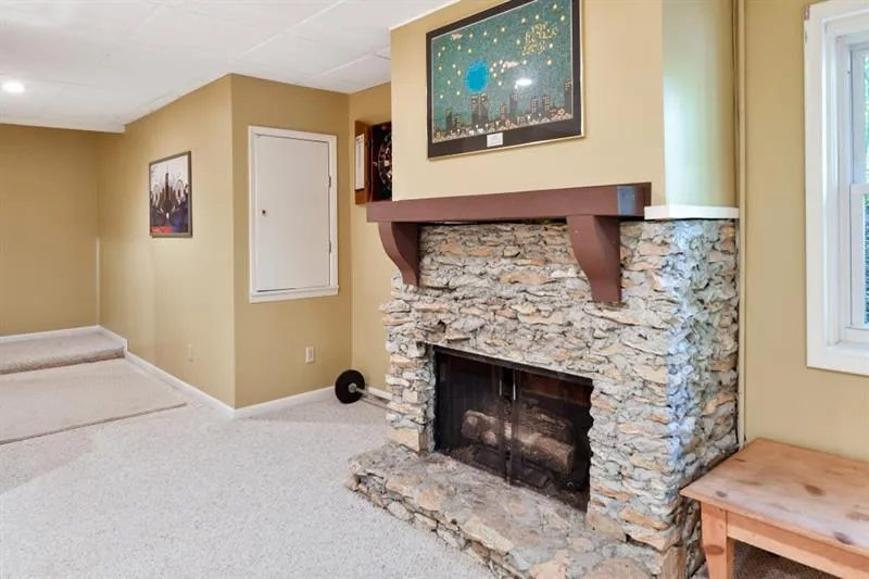 7169 Riverside Drive, Atlanta, Georgia 30328, 3 Bedrooms Bedrooms, ,3 BathroomsBathrooms,Residential,Sold,7169 Riverside Drive,6790914