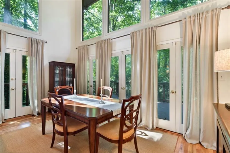 7169 Riverside Drive, Atlanta, Georgia 30328, 3 Bedrooms Bedrooms, ,3 BathroomsBathrooms,Residential,Sold,7169 Riverside Drive,6790914
