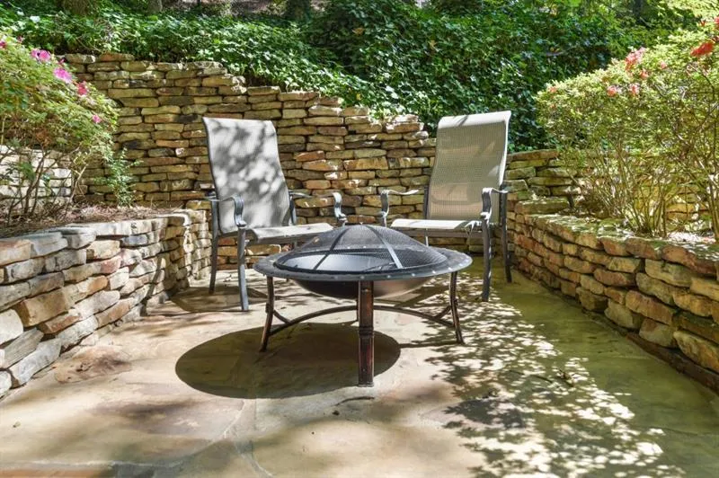 7169 Riverside Drive, Atlanta, Georgia 30328, 3 Bedrooms Bedrooms, ,3 BathroomsBathrooms,Residential,Sold,7169 Riverside Drive,6790914