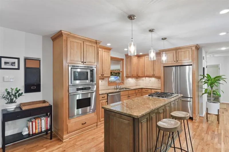 7169 Riverside Drive, Atlanta, Georgia 30328, 3 Bedrooms Bedrooms, ,3 BathroomsBathrooms,Residential,Sold,7169 Riverside Drive,6790914